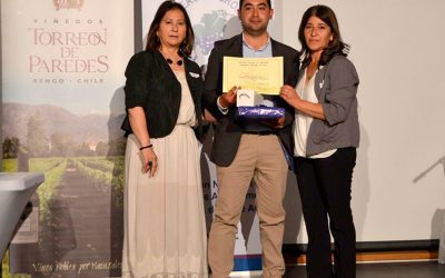 Asociación nacional de ingenieros agrónomos enólogos de Chile distinguió a estudiante de agronomía