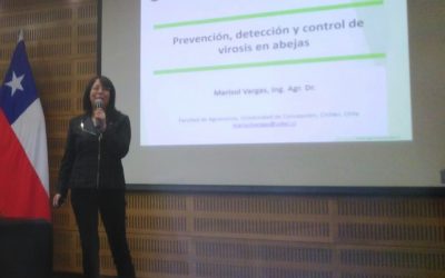 Académica de Agronomía expuso en seminario Regional Apícola de Ñuble