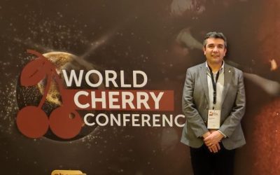 Experto de Agronomía UdeC participó como expositor en el World Cherry Conference