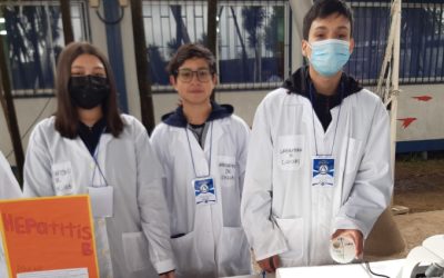Académico de Agronomía UdeC incentiva entre escolares el aprendizaje sobre la eficiencia del riego en la agricultura